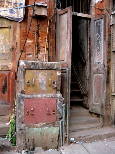 26str.doorway.lockbox.jpg